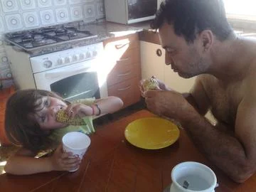 samen aan tafel