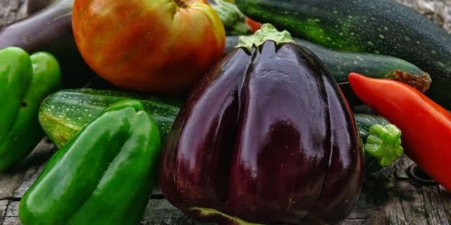 babyhap met aubergine