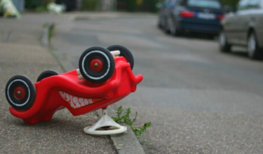 auto ongeluk op school