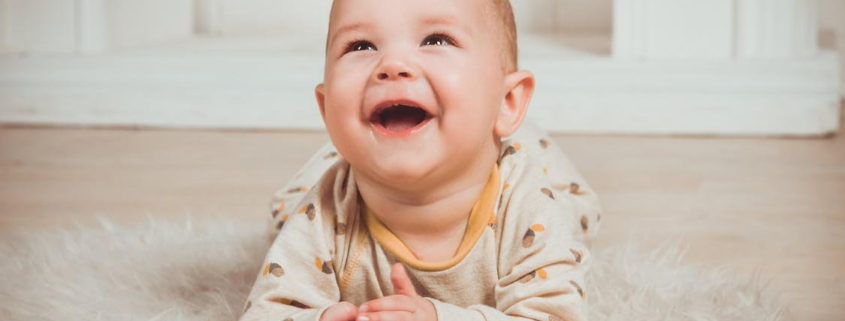 De belangrijkste kledingstukken voor pasgeboren baby’s
