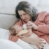 De relaxhoes die je voedingskussen verandert in een babynest